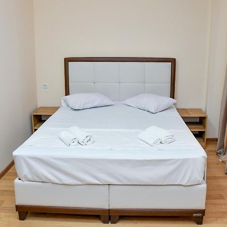 Just Inn Kutaisi Bagian luar foto